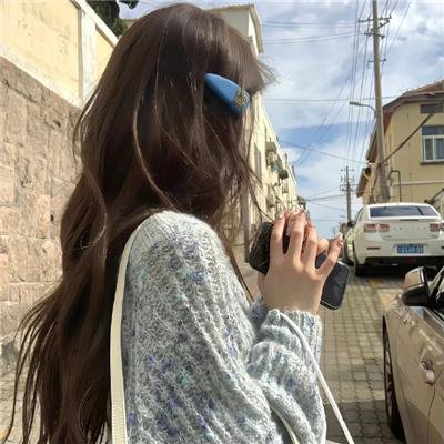 「再见」中的女人
